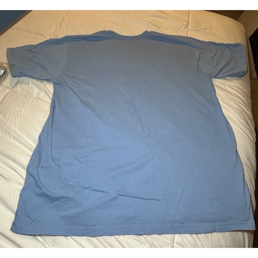 Disney Blue T-Shirt with Walt Disney World Characters Mickey Vacation Sz XL - Picture 7 of 7